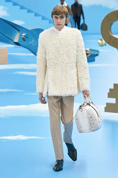 Look 27